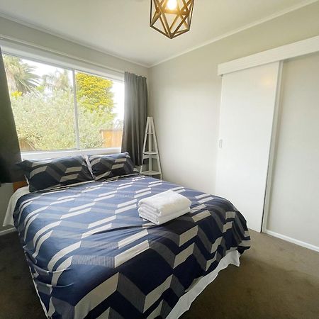 New Painted 5 Bdms Specious House Close To The Base Hamilton Extérieur photo