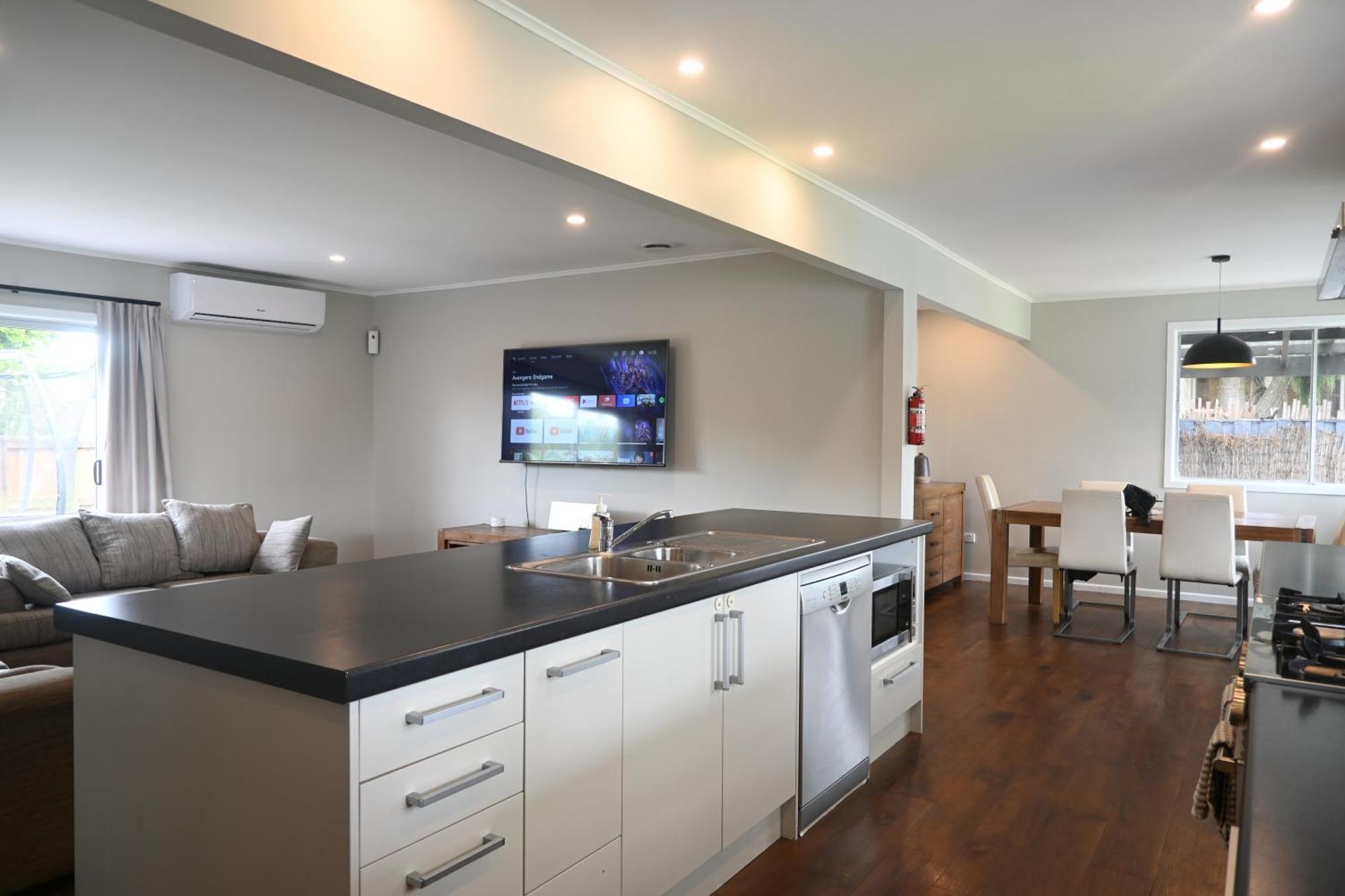 New Painted 5 Bdms Specious House Close To The Base Hamilton Extérieur photo